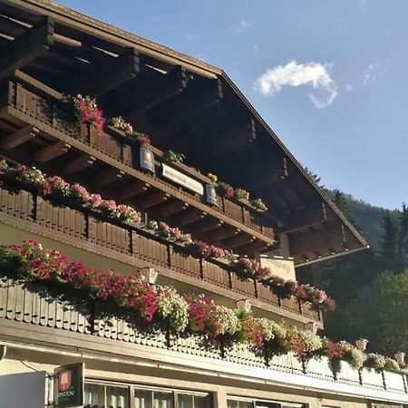 Gasthof Pension Kohlplatzl Hopfgarten in Defereggen エクステリア 写真
