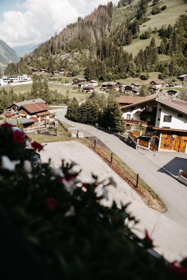 Gasthof Pension Kohlplatzl Hopfgarten in Defereggen エクステリア 写真