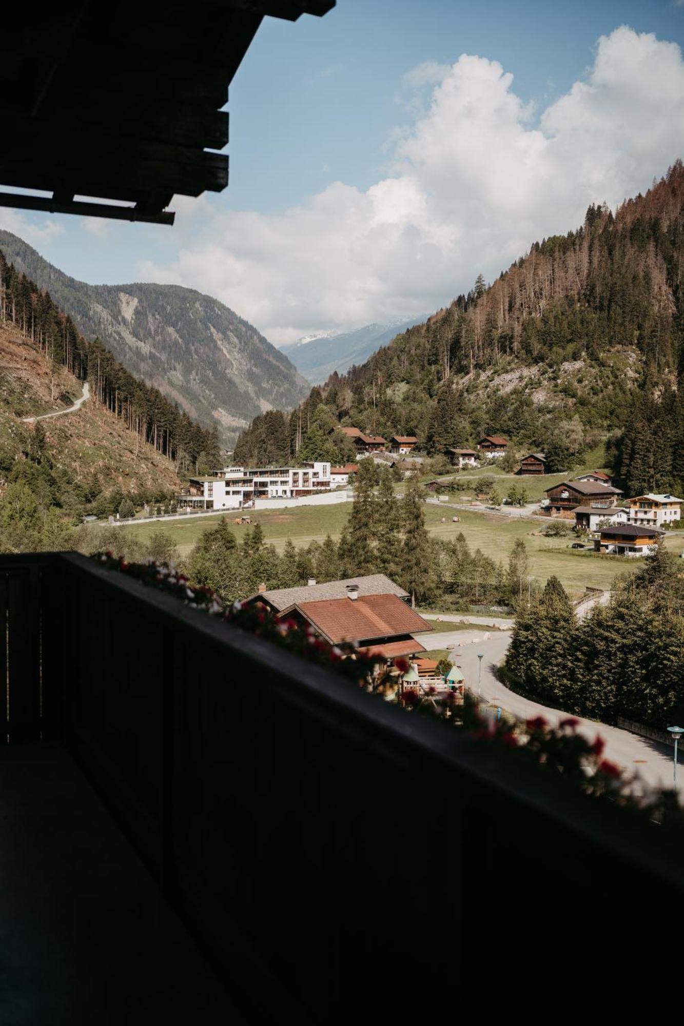 Gasthof Pension Kohlplatzl Hopfgarten in Defereggen エクステリア 写真