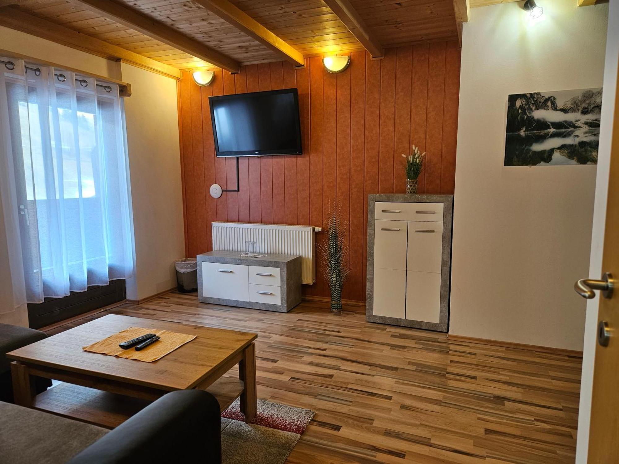 Gasthof Pension Kohlplatzl Hopfgarten in Defereggen エクステリア 写真