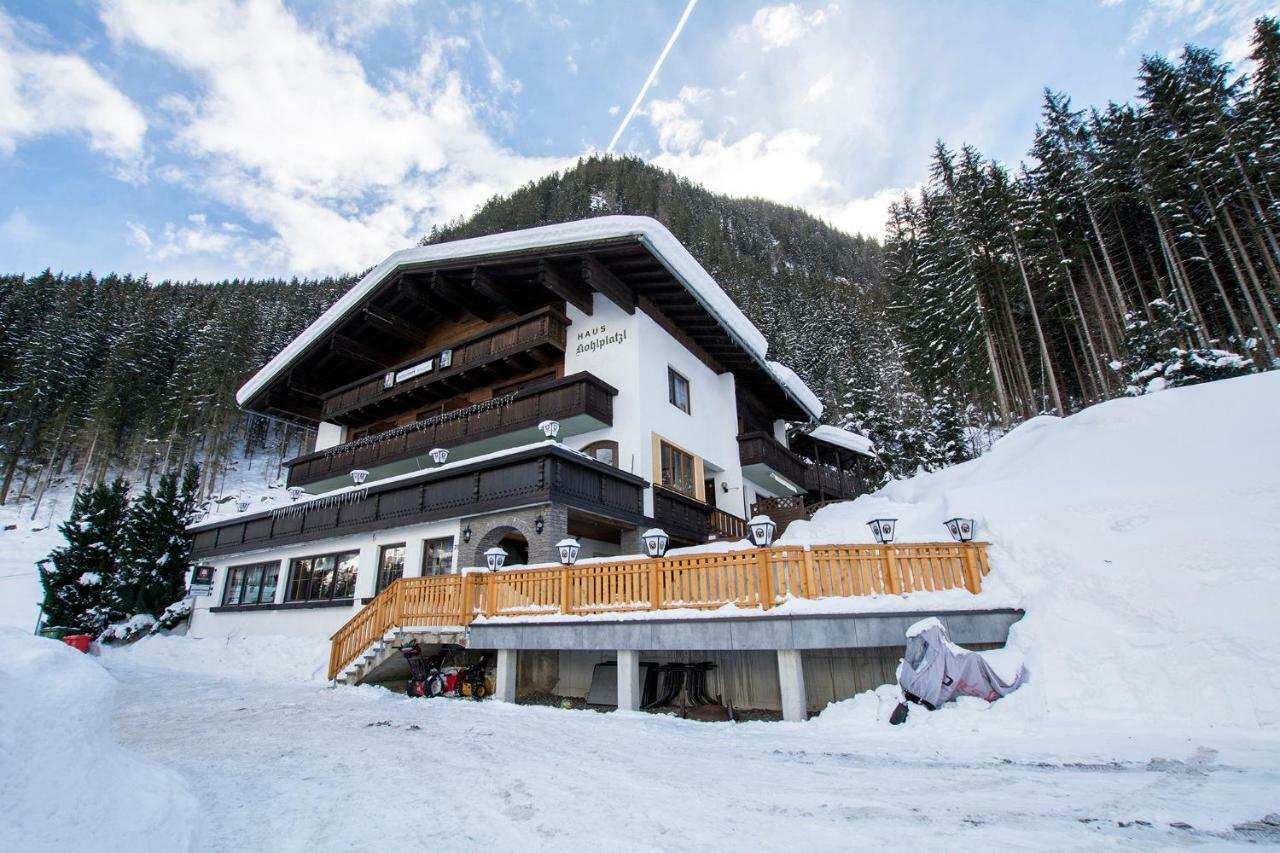 Gasthof Pension Kohlplatzl Hopfgarten in Defereggen エクステリア 写真